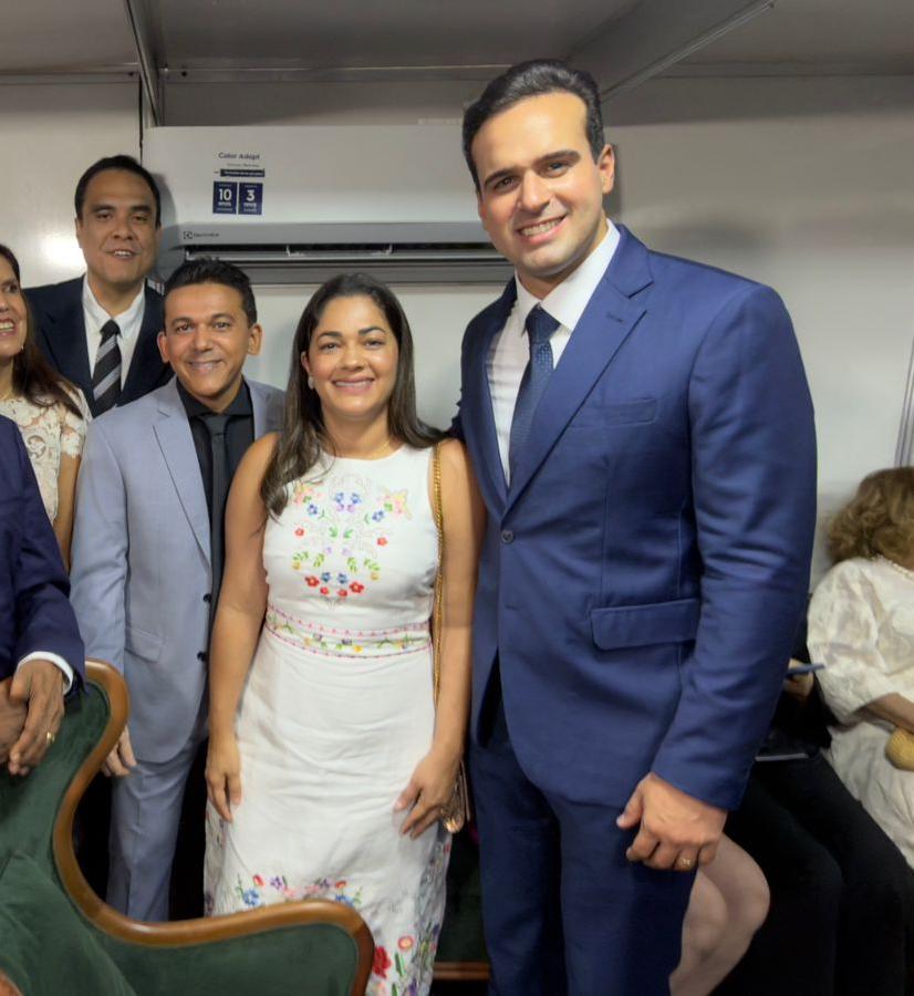 Prefeito de Santa Rita marca presença em posse de Lucas Ribeiro e amplia articulação política