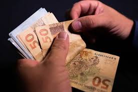 Paraíba injeta quase R$ 940 milhões na economia com pagamento de servidores ainda em abril