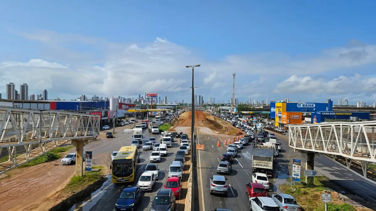 Governo entrega viaduto inacabado em Cabedelo e transforma obra em vitrine política
