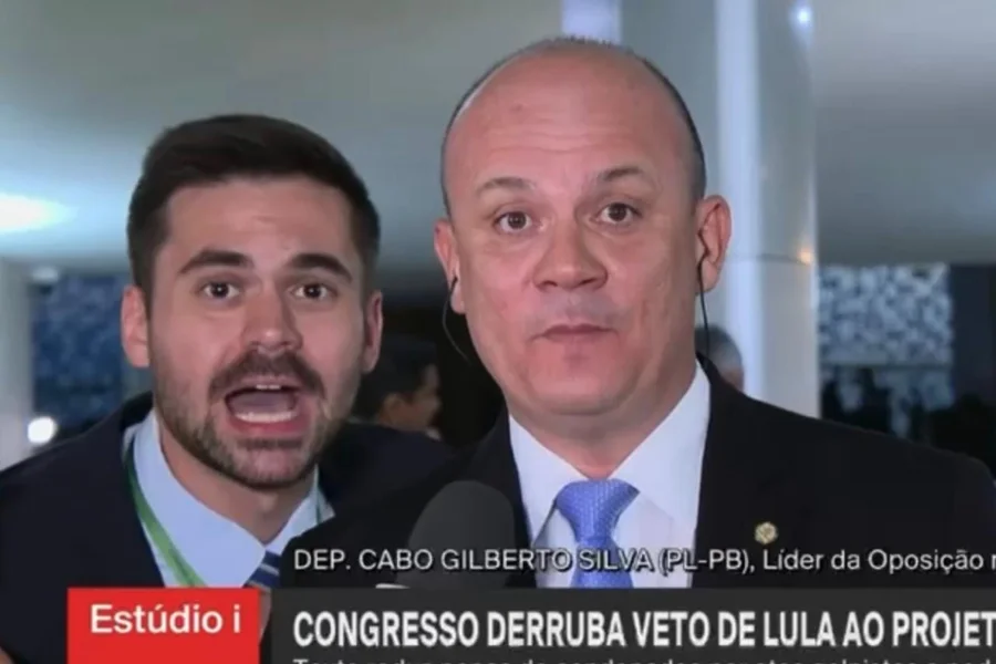 Assessor de André Janones é demitido após confusão e ataques a Cabo Gilberto Silva na Câmara