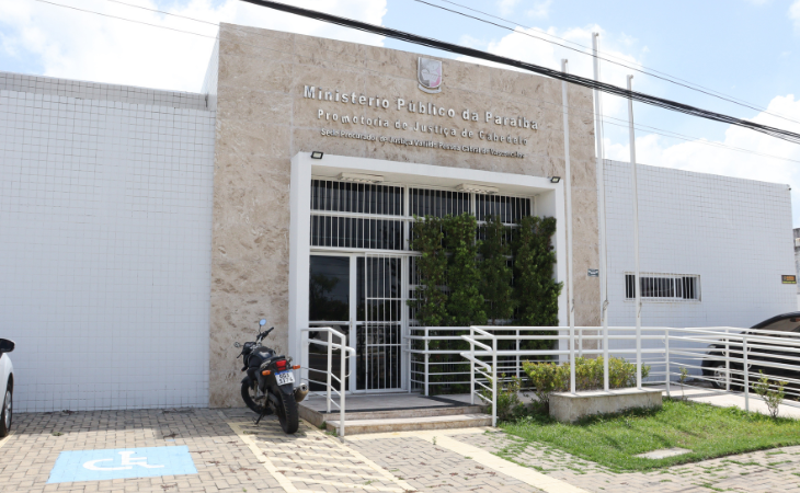 MP pede demolição de prédio na orla de Cabedelo após obra ultrapassar quase 8 metros do limite permitido
