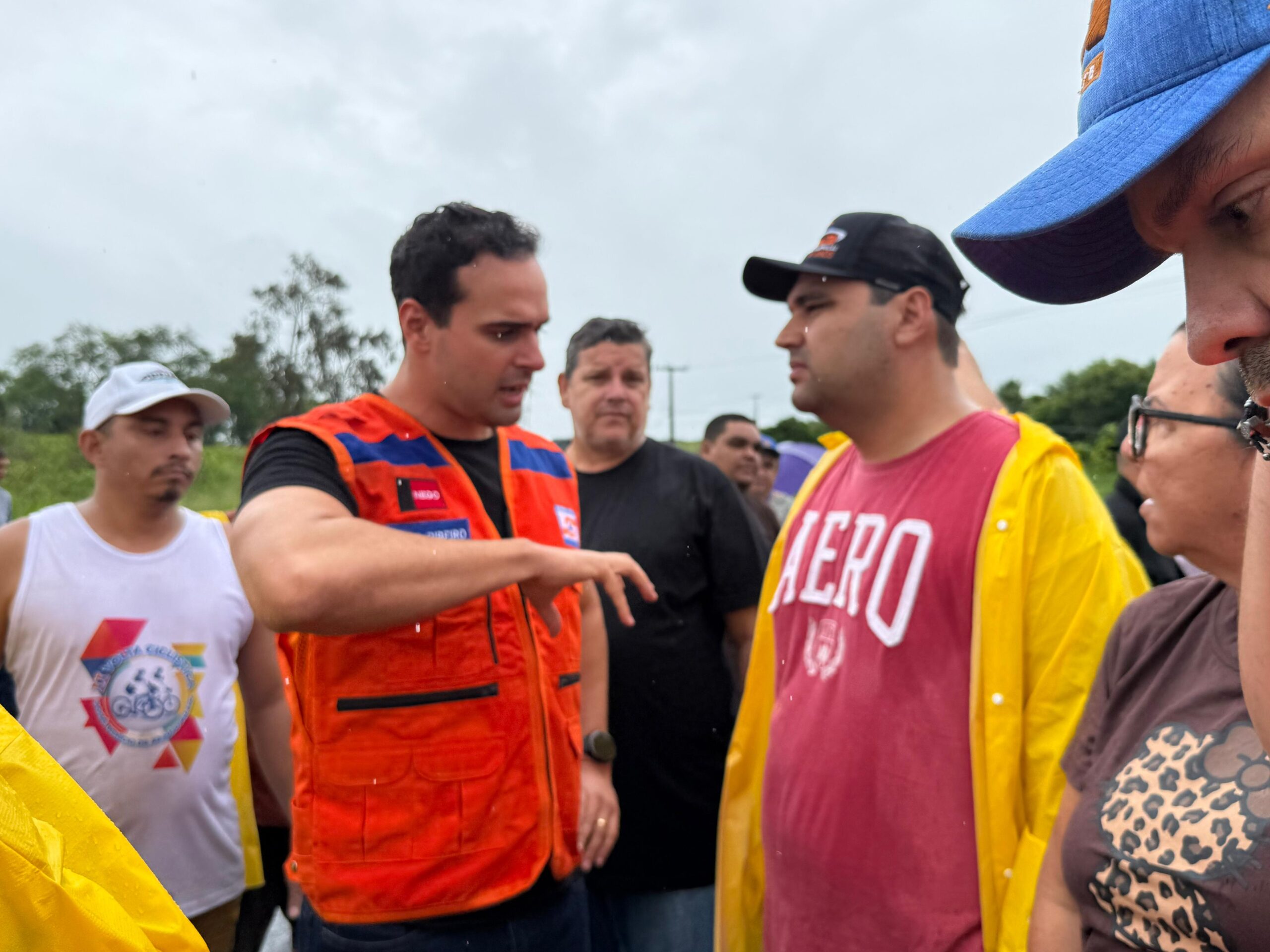 Lucas Ribeiro publica vídeo do Vale do Paraíba e acompanha de perto impacto das chuvas