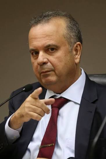 Marinho critica o Itamaraty, mas esquece o aparelhamento no governo Bolsonaro