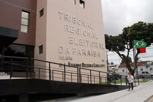 TRE-PB manda WhatsApp e Facebook revelar autores de ataques contra Cícero e Veneziano