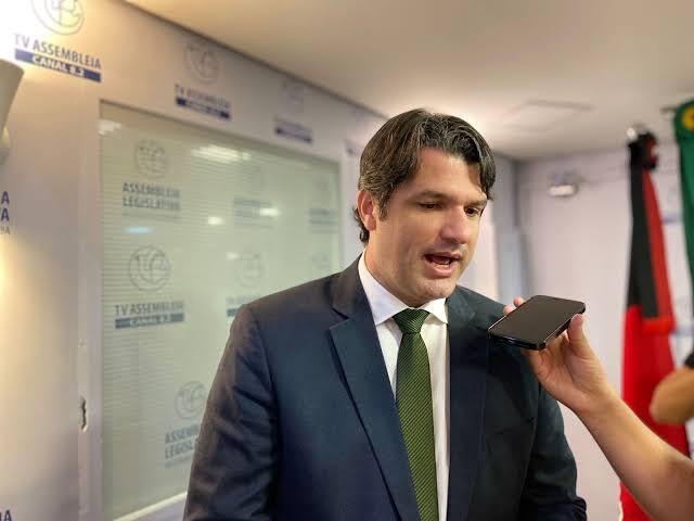 Léo Bezerra anuncia reforma administrativa ainda este ano e fala sobre ecopontos e eleição na Câmara de João Pessoa