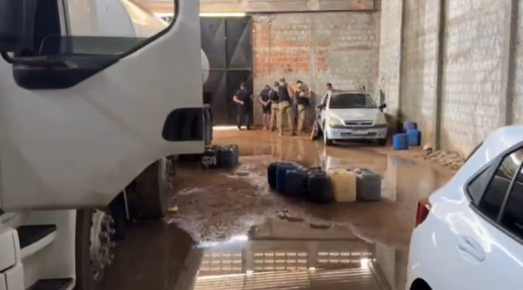 Drone flagra esquema de desvio de combustível em Cabedelo; quatro são presos