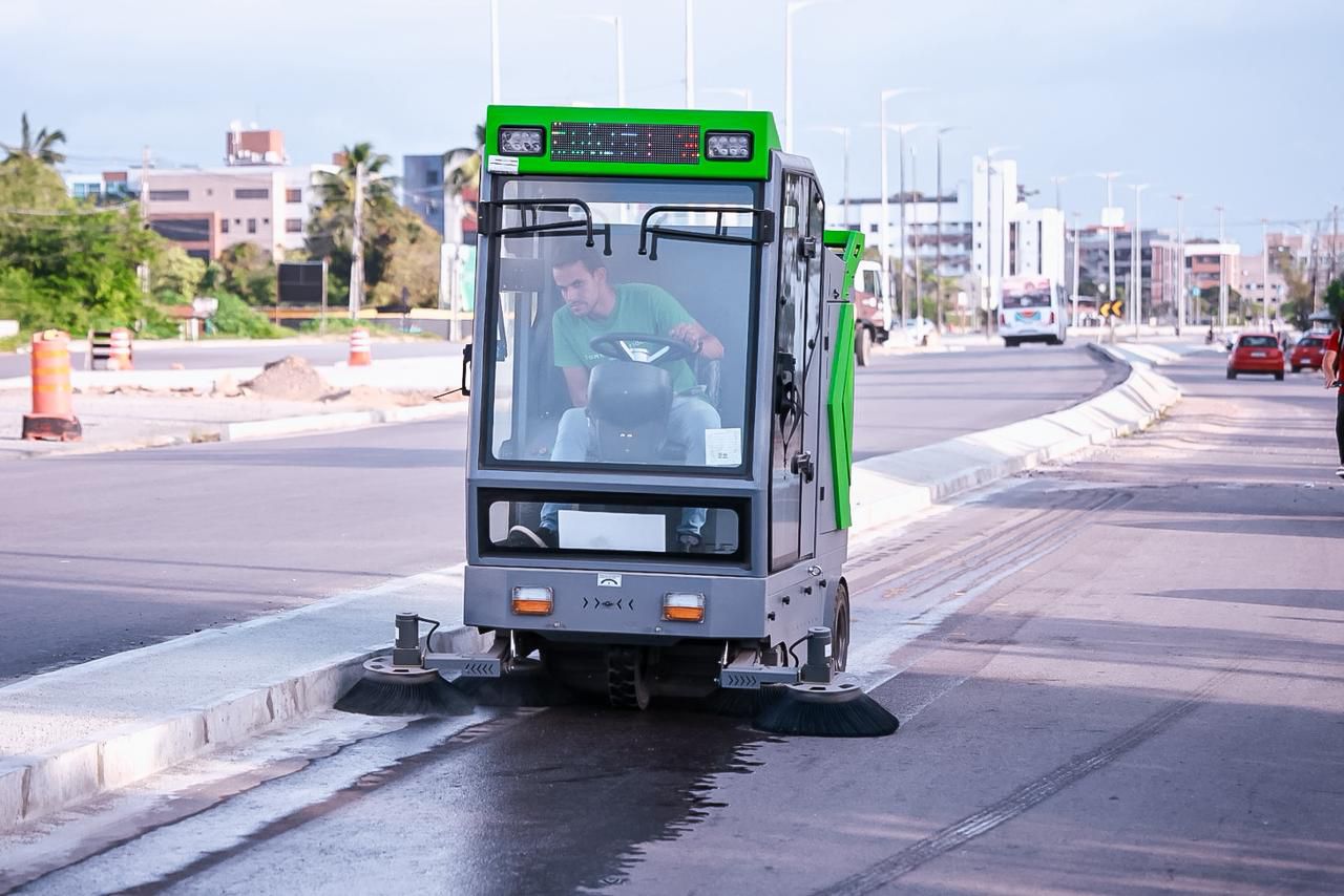 Cabedelo troca empresa de limpeza e inicia mutirão na cidade