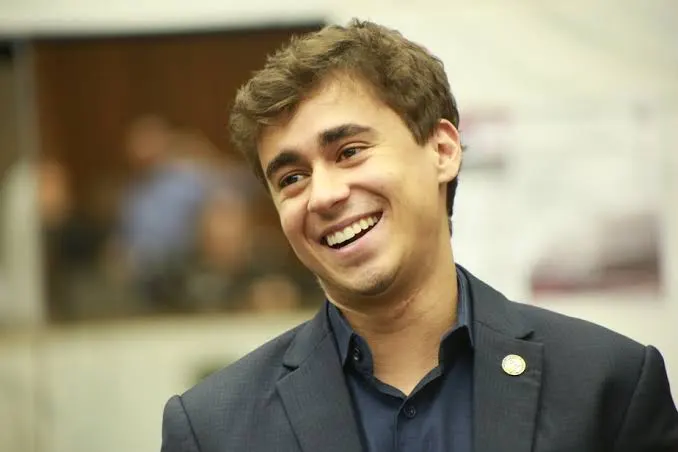 Nikolas Ferreira compartilha documento falso e PF nega autoria