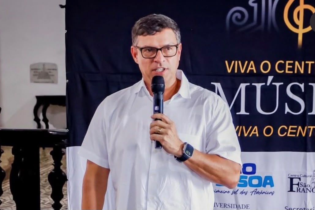 TCE-PB intima ex-prefeito de Cabedelo, Vitor Hugo, para explicar pagamentos a médicos