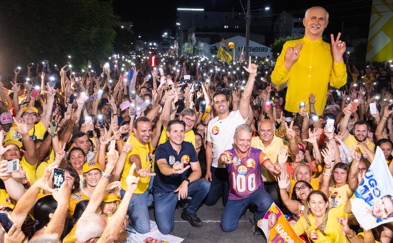 Zezé reúne Lucas, Hugo, João e Nabor em grande ato político e leva multidão às ruas de Santa Luzia