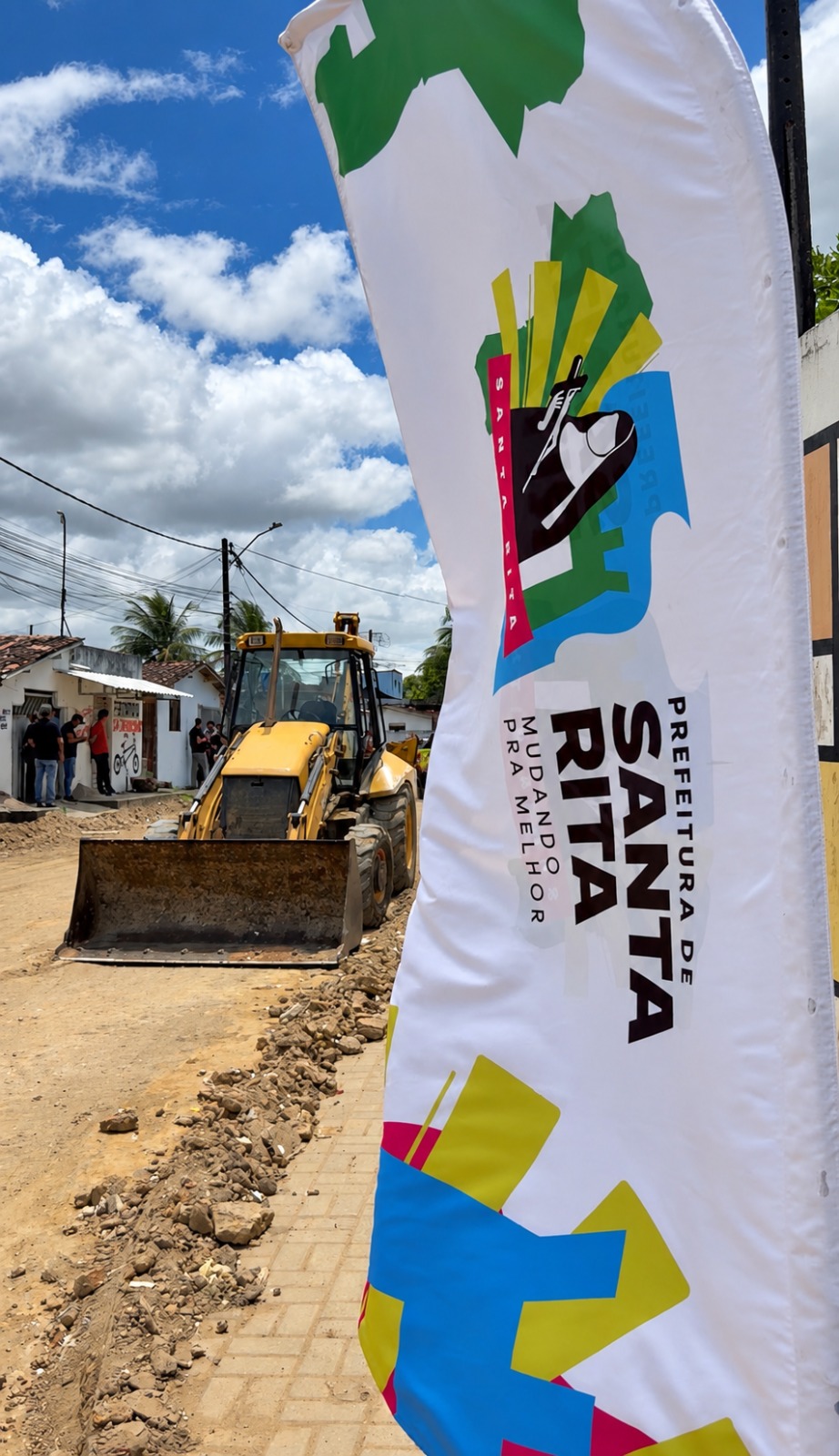 Jackson Alvino assina ordem de serviço para pavimentação de rua no bairro do Açude, em Santa RitaJackson Alvino assina ordem de serviço para pavimentação de rua no bairro do Açude, em Santa Rita
