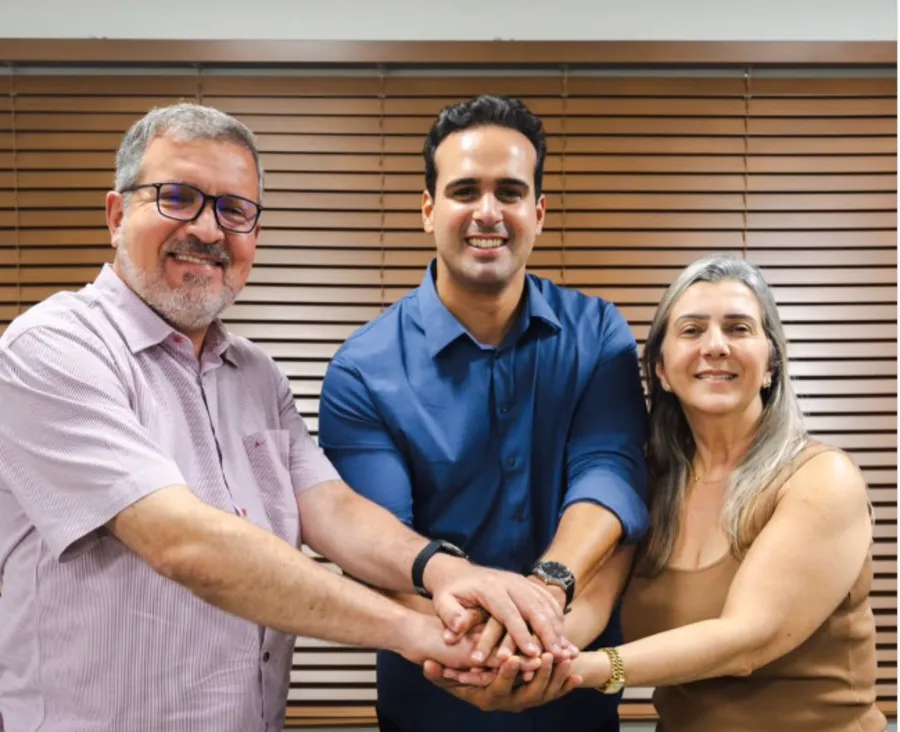 Após apoiar Cícero, Sílvia Cunha Lima muda de posição e anuncia apoio a Lucas Ribeiro