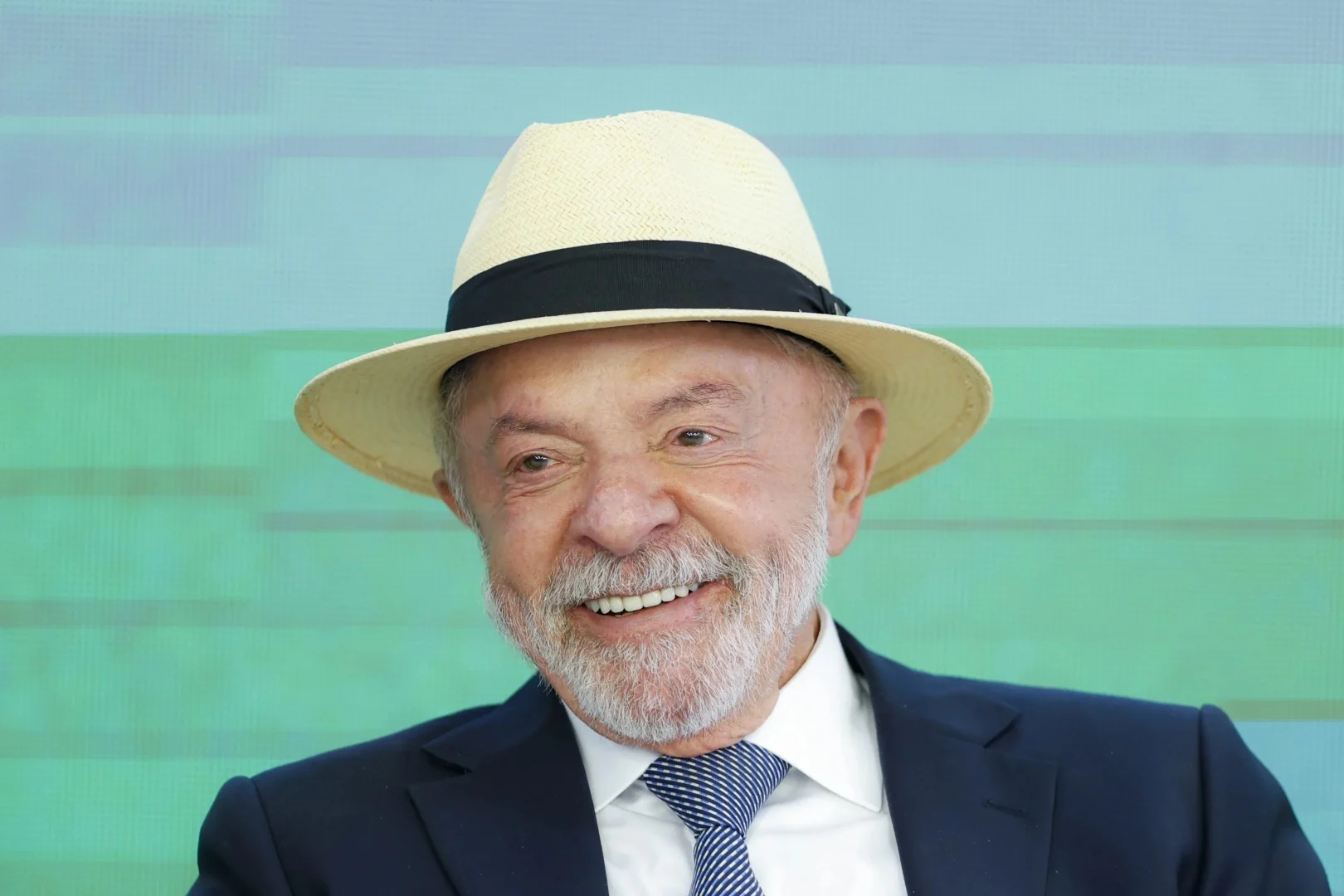 Lula faz história, vira eleição presidencial e conquista o quarto mandato