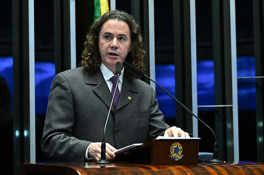 Veneziano rebate temor de impacto econômico e comemora aprovação da PEC 6×1: “Não vai quebrar o Brasil”